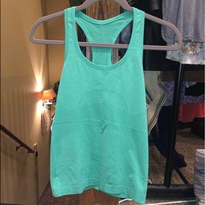 Lululemon tank